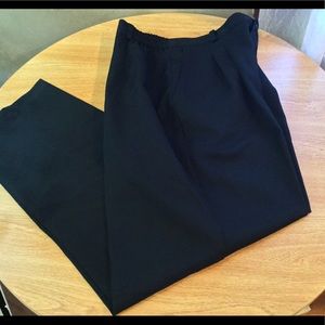Briggs New York black pleated pants.  Size 16. EUC